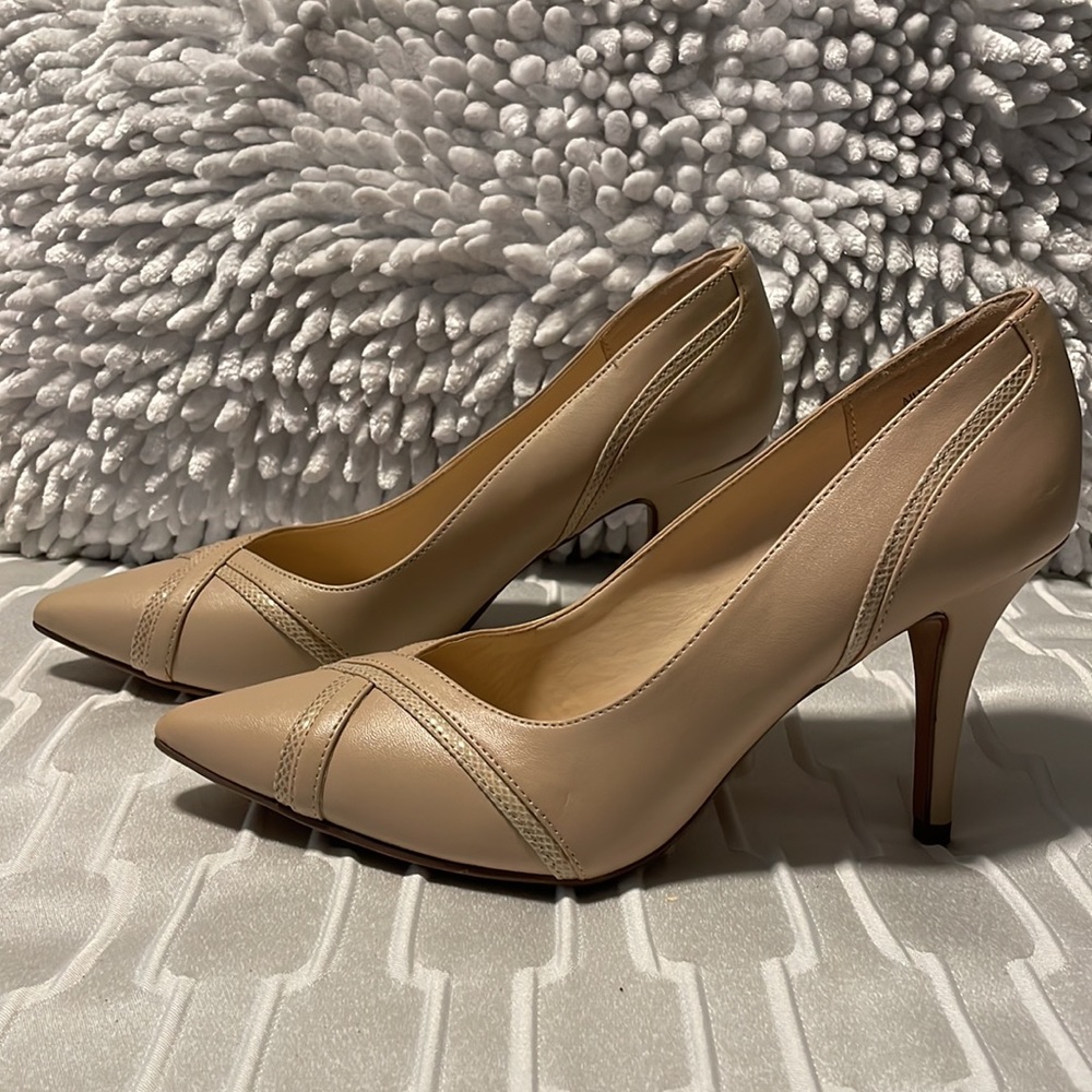Kelly & Katie Nude Pointed Toe High Heeled Dress Shoes Size 7.5 Never Worn